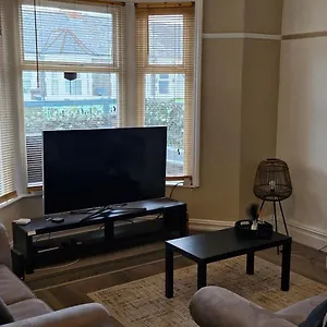  Apartment Three Bedroom With Roof Terrace Near Centre United Kingdom